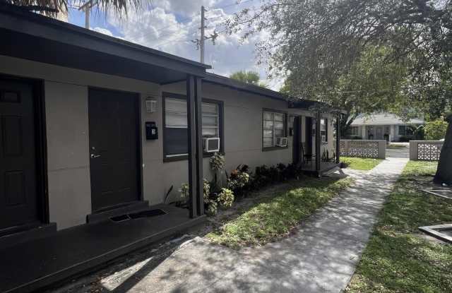 2722 Poinsettia Avenue Gallery 2