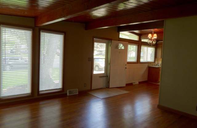6203 North Howard Avenue Gallery 2