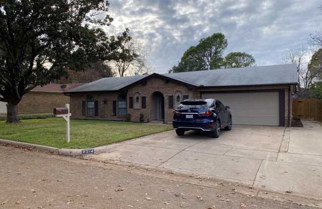 2312 Zapata Drive - 2312 Zapata Drive, Arlington, TX 76015