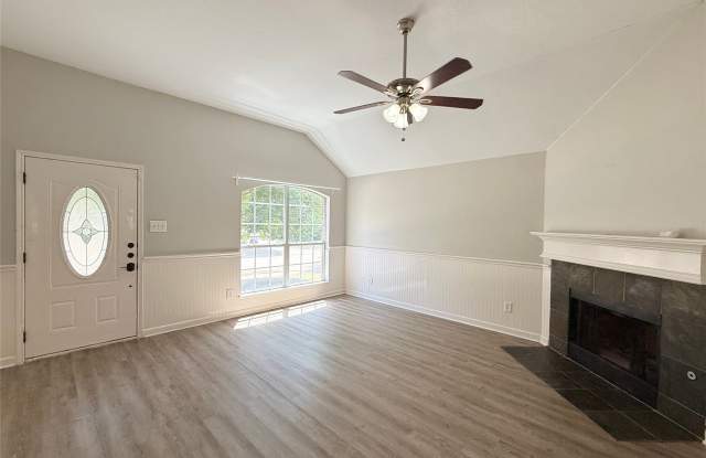9120 Newport Lane Gallery 3