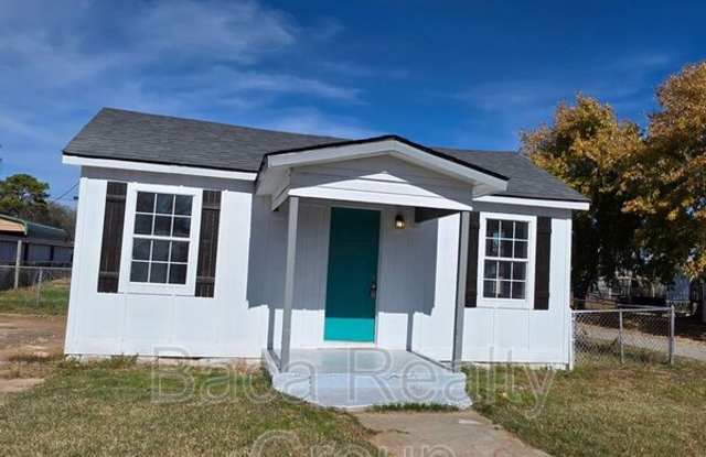 703 W Phillips St - 703 West Phillips Street, Purcell, OK 73080