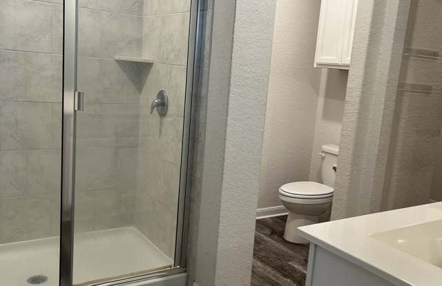 2118 Silver Maple Gallery 3