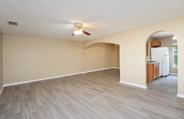 11892 LAKE BEND CIR Gallery 2
