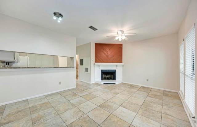 Oakview Condos #107 Gallery 1