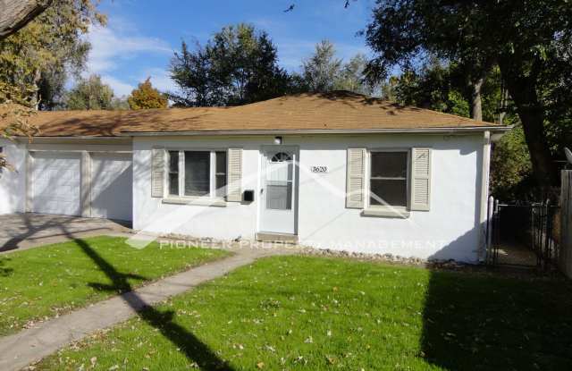 Updated 1/2 Duplex with Washer/Dryer and Fenced Yard - 3620 Teller Street, Wheat Ridge, CO 80033
