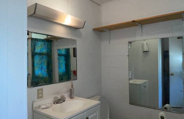 4/1.5 $1950 photos photos