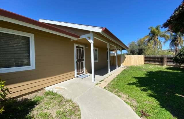 2BR/1Bath Charming home in Vista - 247 Plumosa Avenue, San Diego County, CA 92083