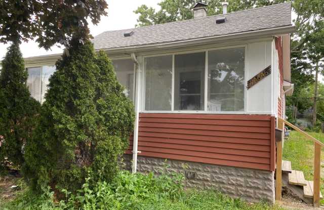 2 Bedroom 1 Bath Home In Eastpointe photos photos