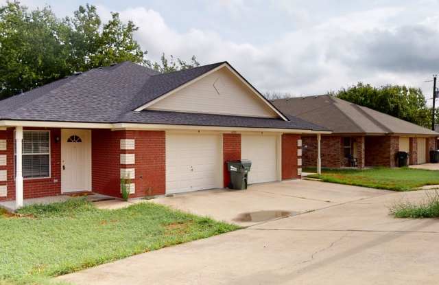2 WEEKS FREE RENT + $1,295 + EVP FLOORING IN NOLANVILLE! photos photos 2 WEEKS FREE RENT + $1,295 + EVP FLOORING IN NOLANVILLE! photos photos