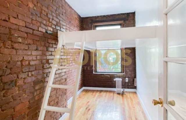 40 Clinton Street Gallery 2