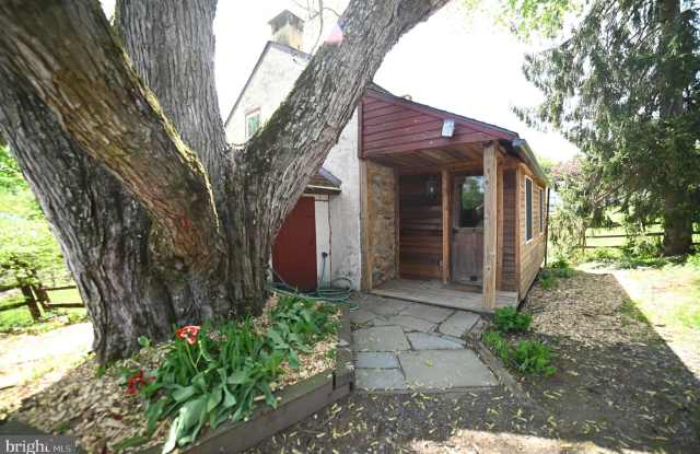 473 DAVIS ROAD photos photos