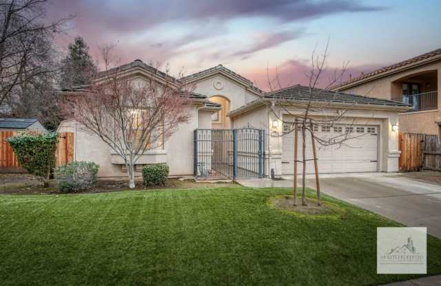 Stunning Home in Northeast Fresno! Gallery 2