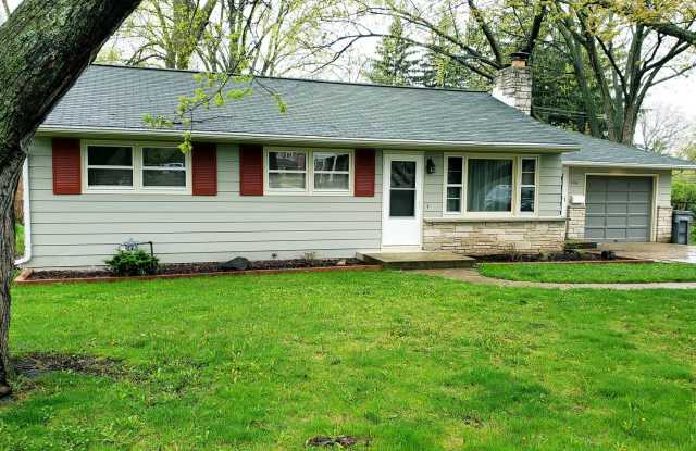206 Frost Woods Rd - 206 Frost Woods Road, Monona, WI 53716