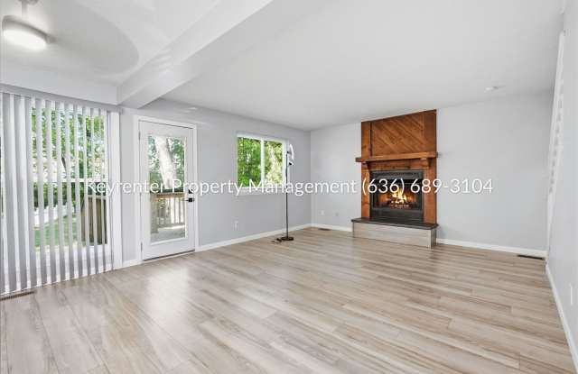 Spacious & Stylish 2-Bedroom Duplex with Attached Garage! Gallery 4