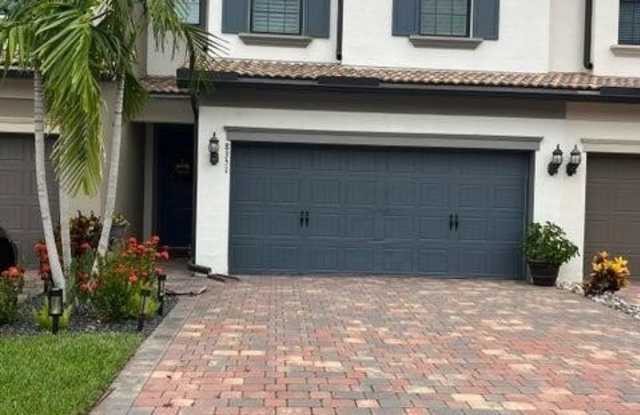 8351 Cadre Noir Road photos photos