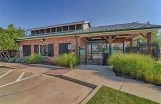4102 Wildbriar Lane Gallery 4