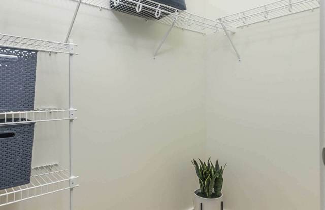 Colony Village Apartments Gallery 3