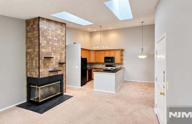 898 Tuliptree Court Gallery 2