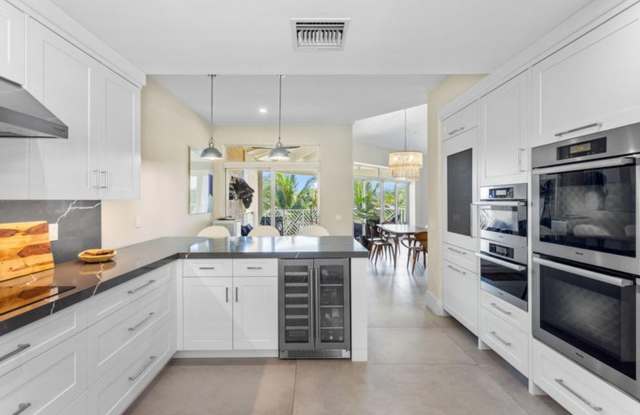 309 E Ocean Avenue 302, Lantana, FL 33462 - 309 East Ocean Avenue, Lantana, FL 33462