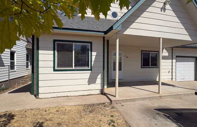 Fully Renovated 3 Bed 2.5 Bath Townhome w/ 1 Car Garage & Yard! photos photos Fully Renovated 3 Bed 2.5 Bath Townhome w/ 1 Car Garage & Yard! photos photos