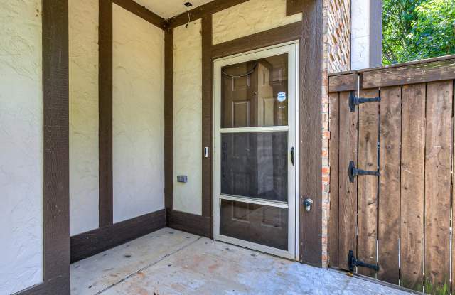 1700 Ne 8th St photos photos