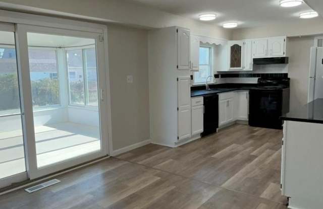 22 MAYAPPLE LANE - 22 Mayapple Lane, Burlington County, NJ 08046