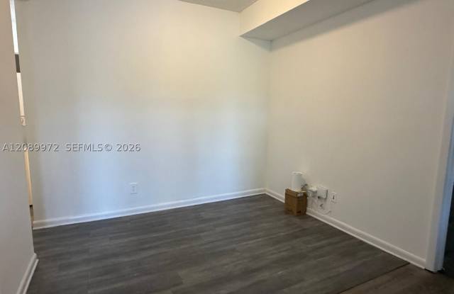 641 Cypress Lake Blvd Gallery 3