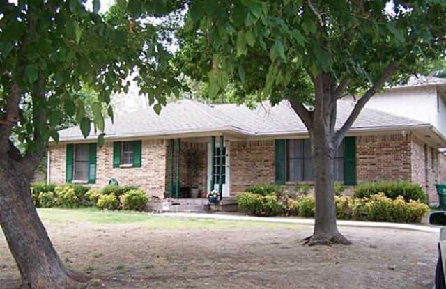 4114 MAIN ST - 4114 Main Street, Rowlett, TX 75088