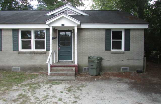Close to Downtown Sumter Gallery 1