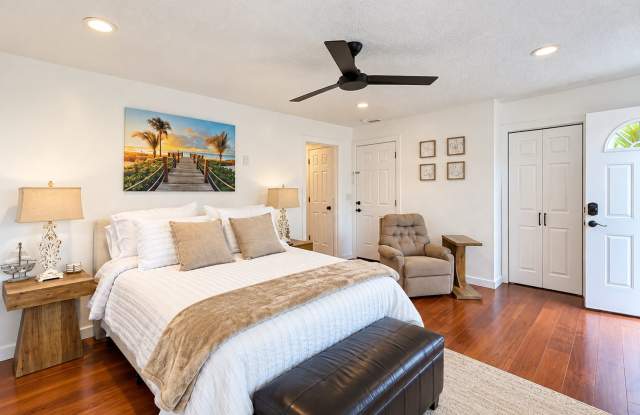 Fully Furnished Studio ADU with Private Entrance & Fenced Yard – All Utilities Included! Gallery 3