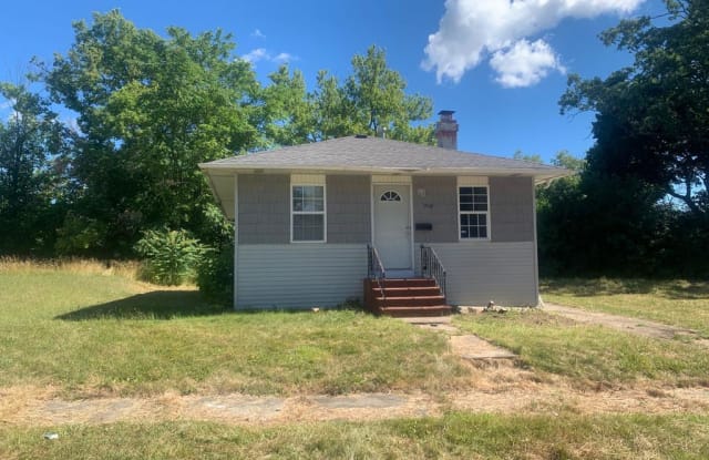 1910 Berkley St - 1910 Berkley Street, Flint, MI 48504