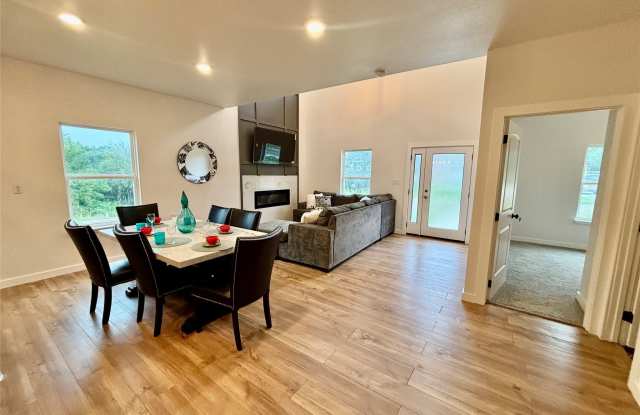 5114 Stoneridge Drive Gallery 4