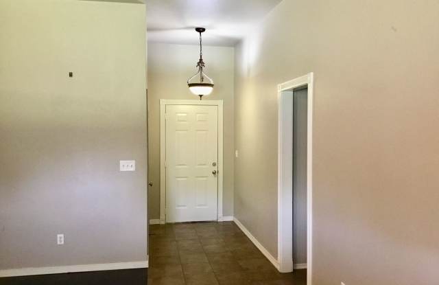 213 Chanda Lane Gallery 4