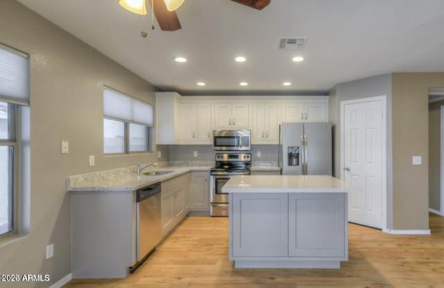 1348 S MOSLEY Court Gallery 4
