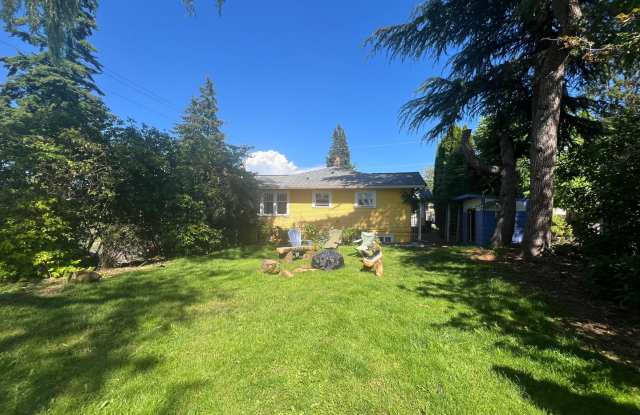 4 Bed, 2 Bath Home in York Neighborhood Gallery 3