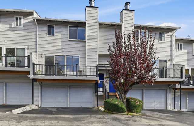 2Bd/1.5Ba Bellevue Townhouse - 12529 Southeast 30th Street, Bellevue, WA 98005