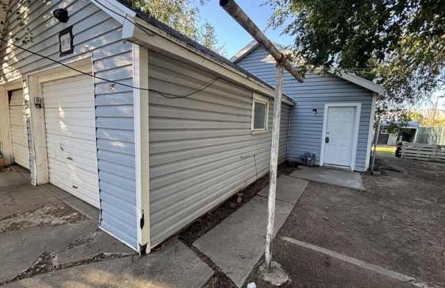 154 East Harris Street - Back Gallery 1