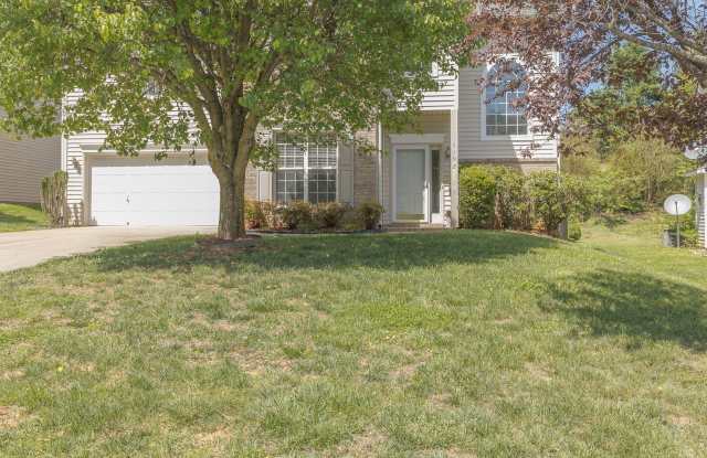 Spacious beautiful 4 bedroom 2.5 bath home in NW Greensboro with 2 car garage/fenced yard/Cul-de-sac Gallery 3