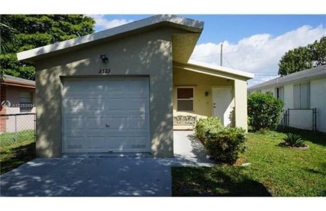 2323 Douglas Street - 2323 Douglas Street, Hollywood, FL 33020