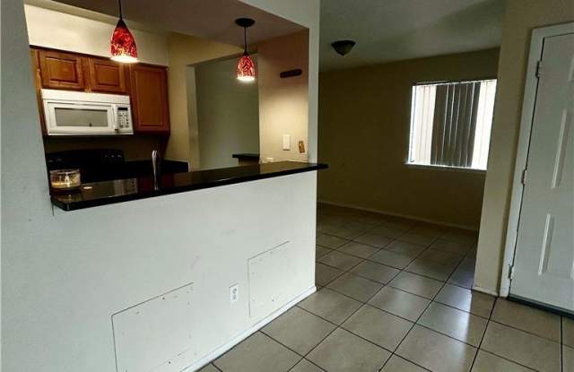 2929 Winkler Avenue Gallery 3