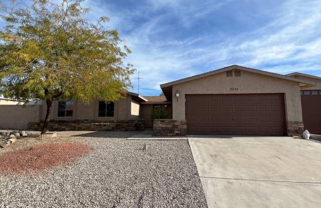 3 Bedroom Pool Home w/Solar photos photos
