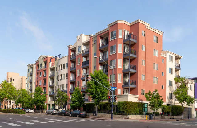***OPEN HOUSE  06/01/26 @ 2 PM*** MARINA DISTRICT HIDDEN GEM!!! STEPS FROM GASLAMP QUARTER, 2 /2, !!! Gallery 4