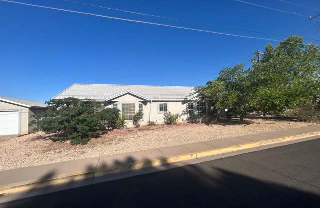 Available now! 3 Bed, 3 Bath, 2 Car Garage and RV Parking Gallery 4