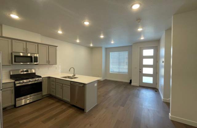 Coyote Ridge Townhome (2 bedroom) Gallery 3