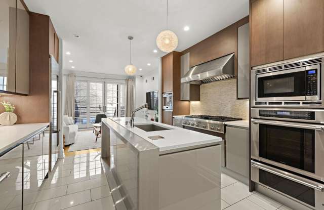 526 HUDSON ST photos photos