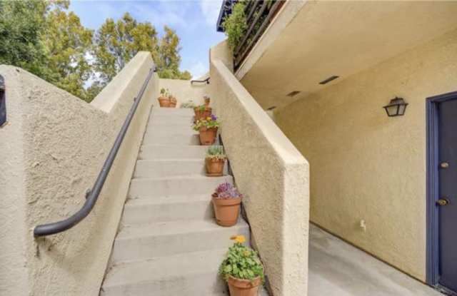 1257 Iris St Unit 3 Gallery 2