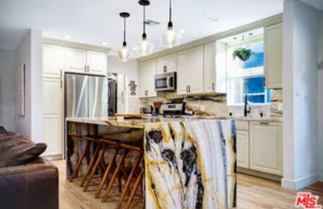 5630 Gentry Avenue photos photos