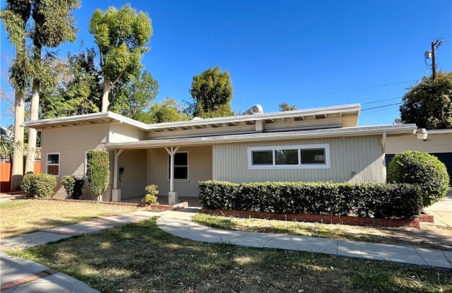 5754 Fallbrook Avenue - 5754 Fallbrook Avenue, Los Angeles, CA 91367
