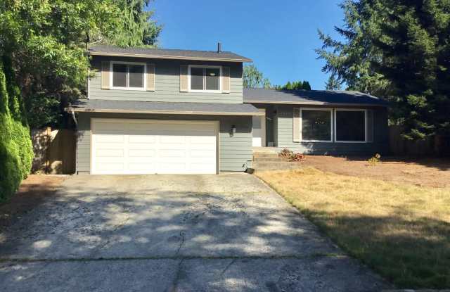 Very Cute and Spacious 3 BD  2.5 Bath Home located in Kirkland-Finn Hill! photos photos