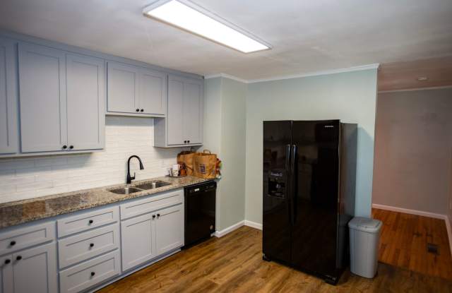 4 bedroom house in Five Points! Gallery 3